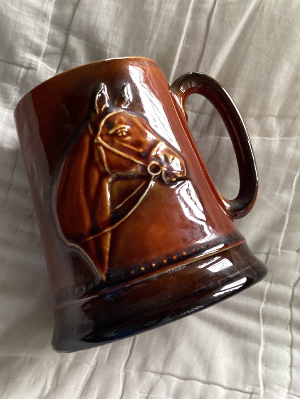 VINTAGE LARGE HORSE THEMED POTTERY MUG